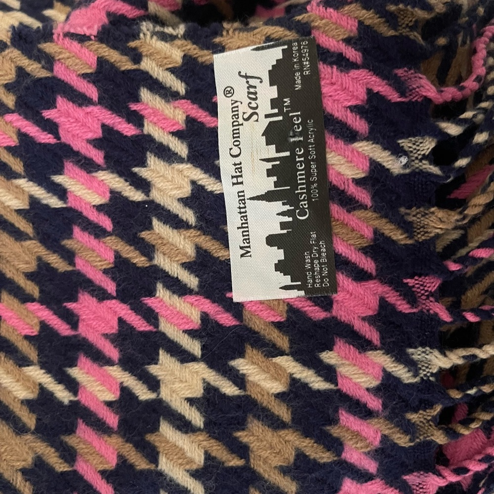 Manhattan Hat Company Houndstooth Scarf